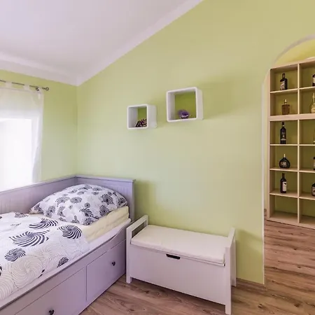 Three-bedroom In Tatil Evi Pomer